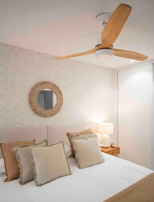 Seawiews Deluxe Sinesedesignhomes Apartment
