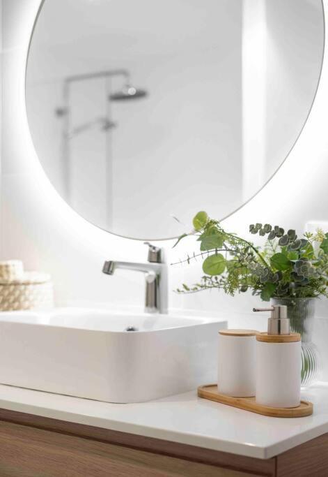 Seawiews Deluxe Sinesedesignhomes Appartamento